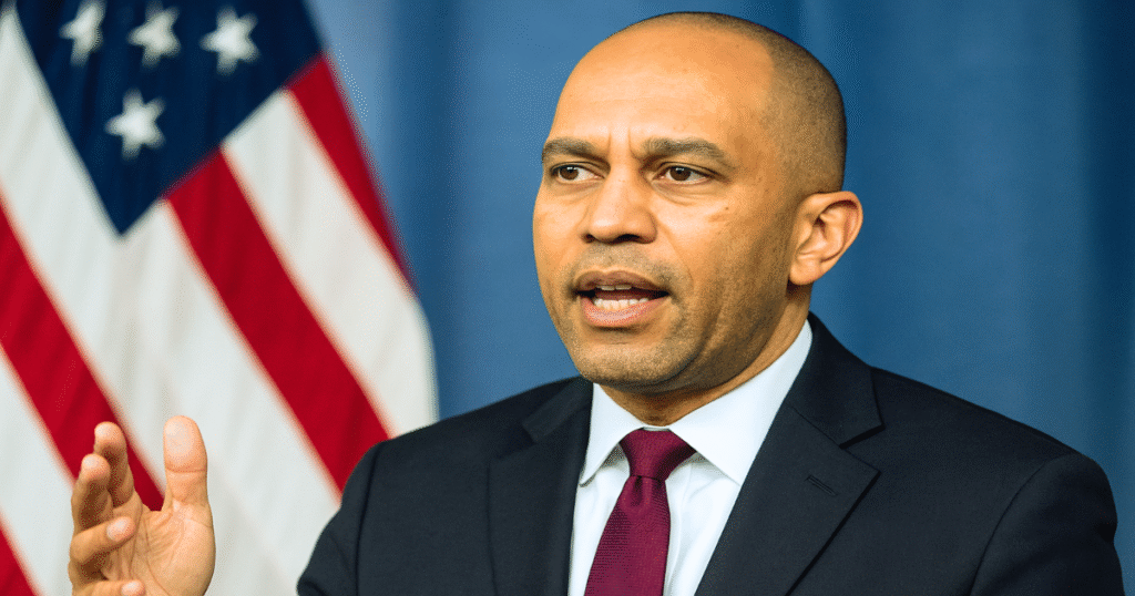 Jeffries Blasts Trump Over Redistricting ‘Power Grab,’ But Ducks Questions on New York Strategy